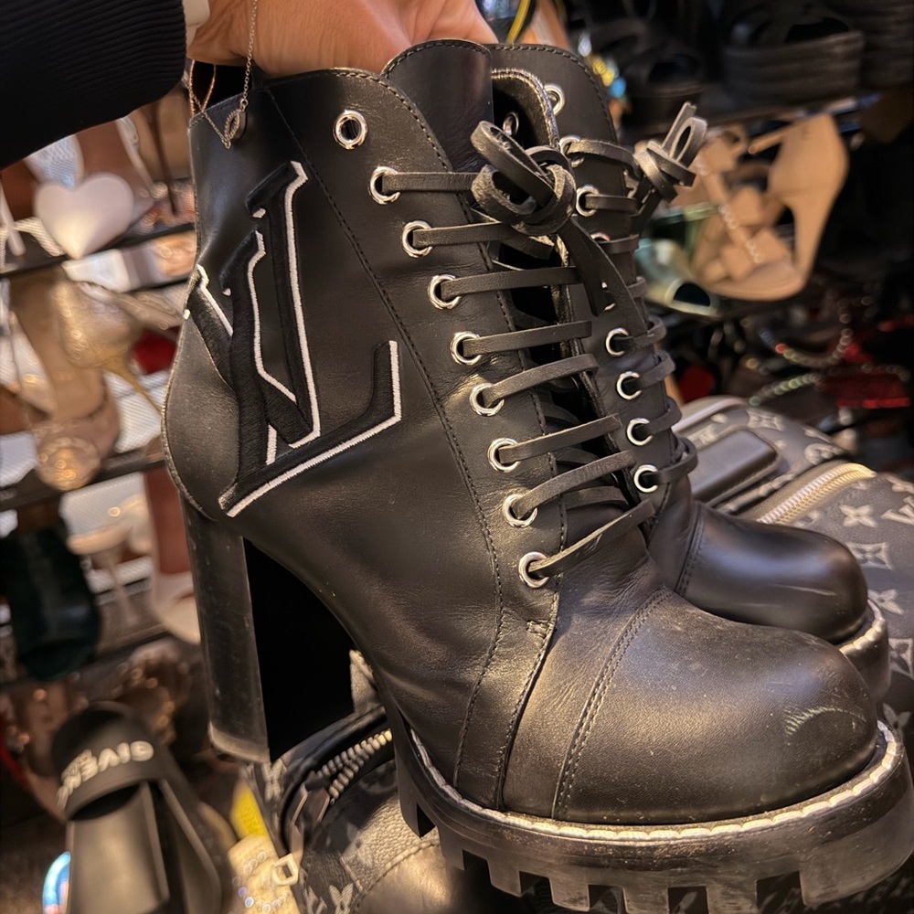 Louis Vuitton Black Leather Lace-Up Platform Ankle Boots